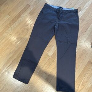 Men’s gray Tommy Hilfiger custom fit pants size 38/34